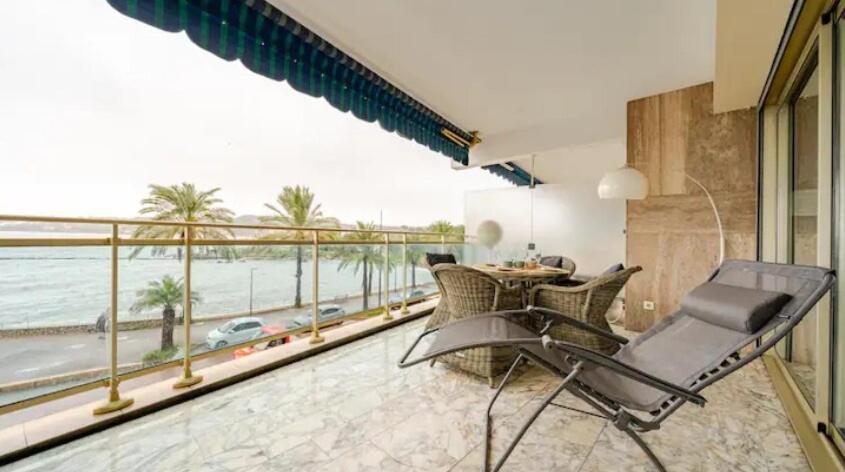Appartement Terrasse En Front De Antibes